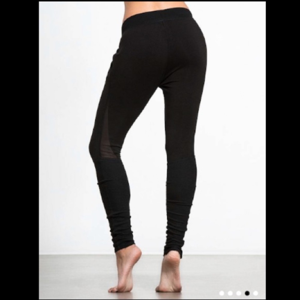 Alo Yoga Women’s Yan Sweat Pant In Charcoal Gray - Picture 9 of 9